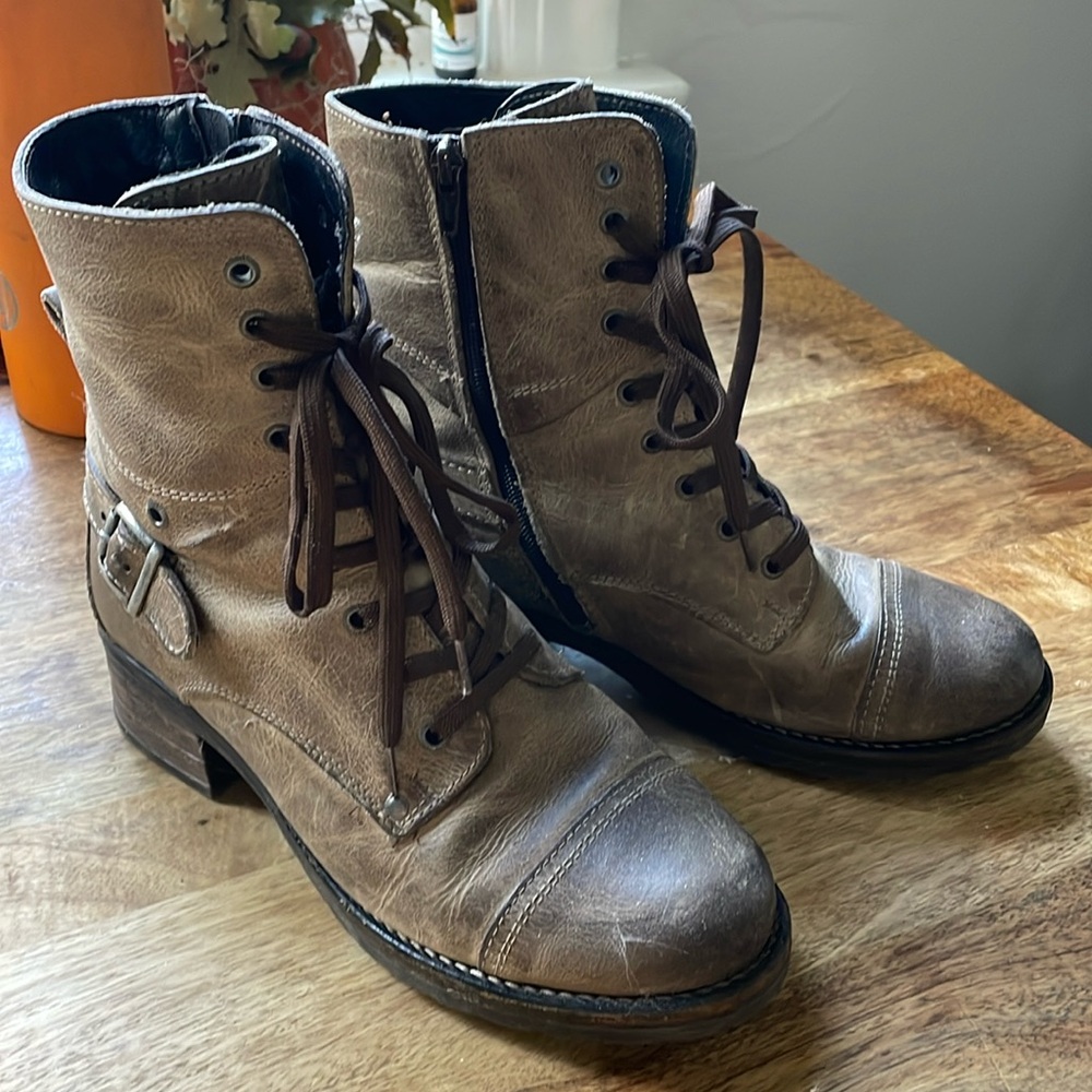 Taos boots